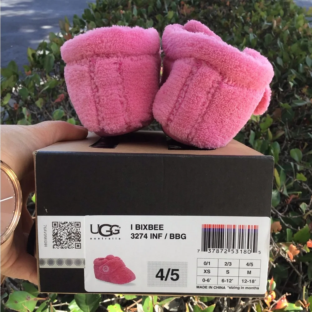 Ugg Bixbee bubble gum size 4/5 Pink Fuzzy Baby Slippers